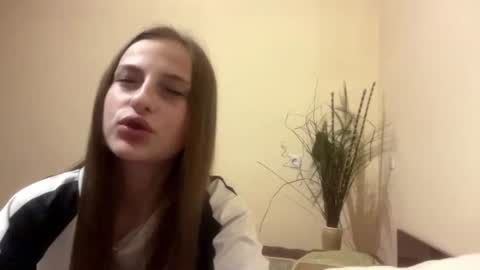 Snapshot of britanysuther chatting on 22, 6, 2026 Ciri online show from 22, 6, 2026