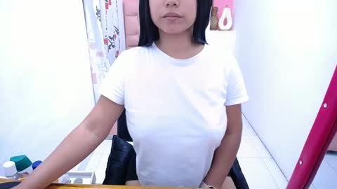 Snapshot of britanyx1 chatting on 18, 12, 2024 britanyx1 online show from 18, 12, 2024