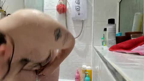 Snapshot of britcxck98 chatting on 24, 12, 2024 Chubby British Cock online show from 24, 12, 2024
