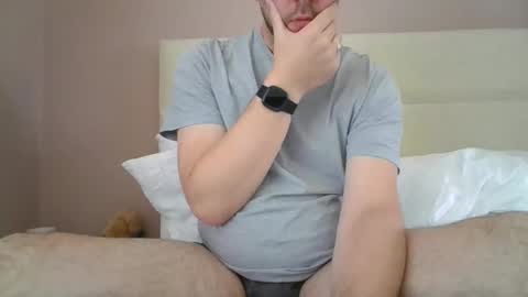 Snapshot of britguy6985 chatting on 6, 5, 2026 britguy6985 online show from 6, 5, 2026