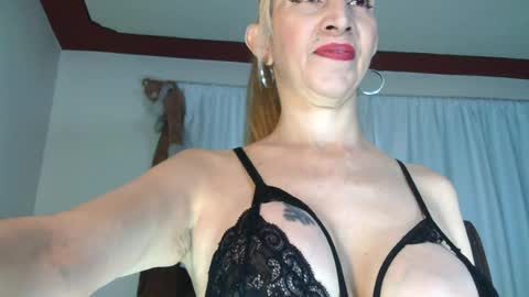 Snapshot of brithany_hunt chatting on 2, 8, 2026 brithany hunt online show from 2, 8, 2026