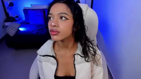 Snapshot of britney_collins_ chatting on 15, 7, 2026 britney_collins_ online show from 15, 7, 2026