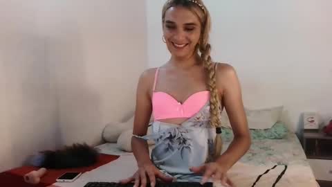 Snapshot of britney_deveraux chatting on 8, 9, 2025 Britney online show from 8, 9, 2025