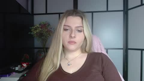 BritneyGlow online show from 19, 12, 2024