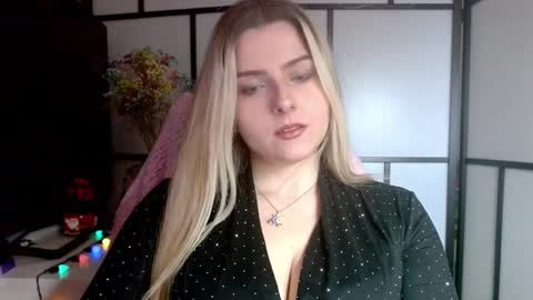 BritneyGlow online show from 30, 12, 2024