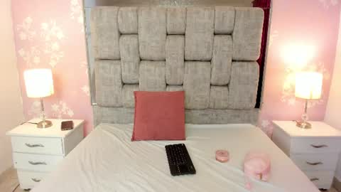 Snapshot of britneysweet_ chatting on 16, 6, 2026 BritneySweet online show from 16, 6, 2026