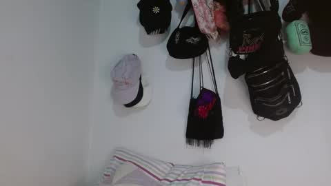 maru miaw   Please help me to reach 100 thumbs up online show from 1, 10, 2025