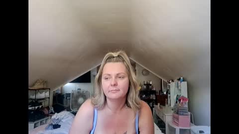 Snapshot of brittanybby23 chatting on 15, 9, 2025 brittanybby23 online show from 15, 9, 2025