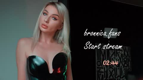 Snapshot of bronnica chatting on 2, 11, 2025 Anna online show from 2, 11, 2025