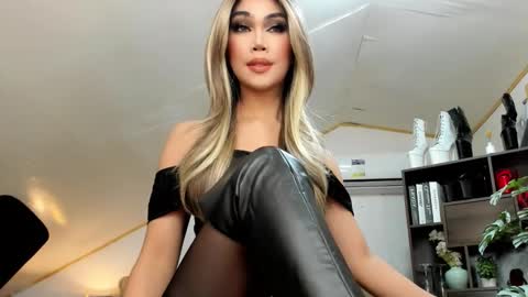 Brooke Shimmers IG online show from 4, 10, 2025