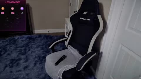 Snapshot of brookebee27 chatting on 8, 3, 2025 brookebee online show from 8, 3, 2025