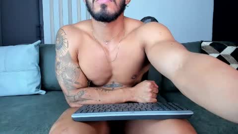 Snapshot of bruce_roldan chatting on 31, 5, 2026 bruce roldan online show from 31, 5, 2026