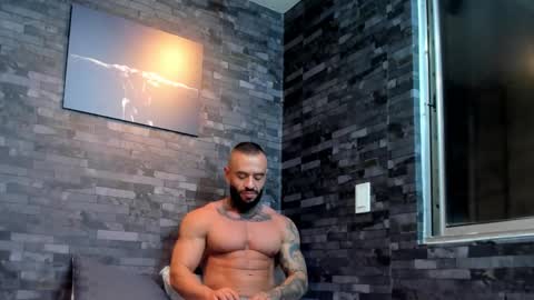 Snapshot of brucedallas chatting on 12, 10, 2025 brucedallas online show from 12, 10, 2025