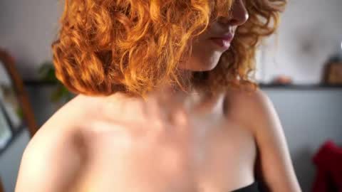 Snapshot of brunaeveritt chatting on 5, 5, 2026 Tess online show from 5, 5, 2026