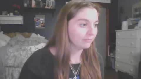 brunettebaby040 online show from 28, 10, 2025