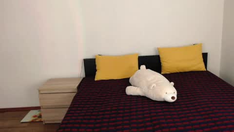 Ellis online show from 8, 4, 2026