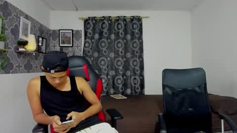 Snapshot of bruno_snow chatting on 13, 10, 2025 bruno_snow online show from 13, 10, 2025