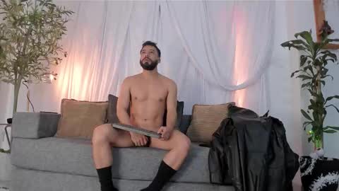 Snapshot of bruno_woods chatting on 19, 10, 2025 Andres Suarez online show from 19, 10, 2025