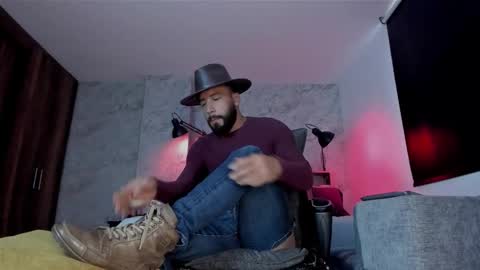 Snapshot of bruno_woods chatting on 28, 11, 2025 Andres Suarez online show from 28, 11, 2025