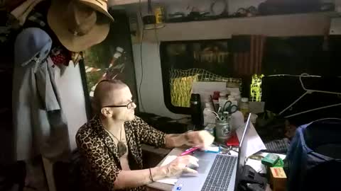 Steve... aka SkinnieDippin aka TimberTramp online show from 19, 3, 2026