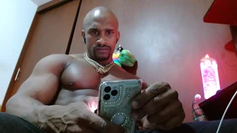 Snapshot of bryan_colen chatting on 21, 2, 2025 Enjoy the best muscle straws online show from 21, 2, 2025