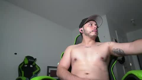 Snapshot of bryanncan01 chatting on 2, 1, 2025 Bryannsex online show from 2, 1, 2025