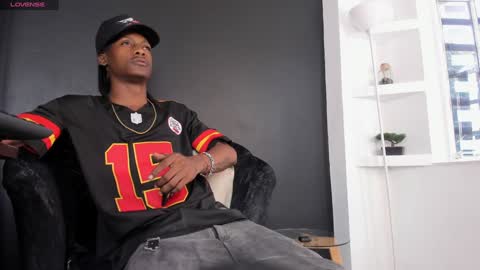 Snapshot of bryxxxon1 chatting on 2, 2, 2025 Bryxon online show from 2, 2, 2025