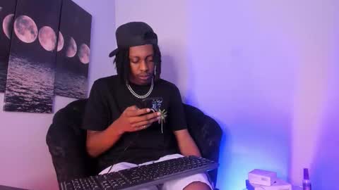 Snapshot of bryxxxon1 chatting on 8, 9, 2025 Bryxon online show from 8, 9, 2025