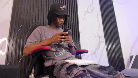 Snapshot of bryxxxon1 chatting on 22, 9, 2025 Bryxon online show from 22, 9, 2025