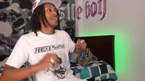 Snapshot of bryxxxon1 chatting on 16, 12, 2025 Bryxon online show from 16, 12, 2025