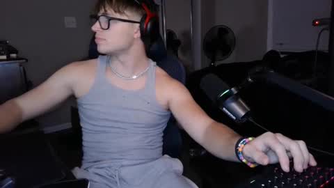 Snapshot of bubblebuttbdn chatting on 4, 10, 2025 BubblebuttBdn online show from 4, 10, 2025