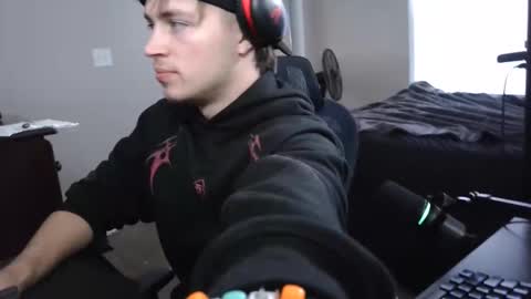 Snapshot of bubblebuttbdn chatting on 12, 10, 2025 BubblebuttBdn online show from 12, 10, 2025