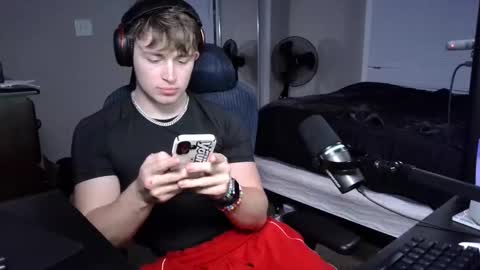 Snapshot of bubblebuttbdn chatting on 15, 10, 2025 BubblebuttBdn online show from 15, 10, 2025