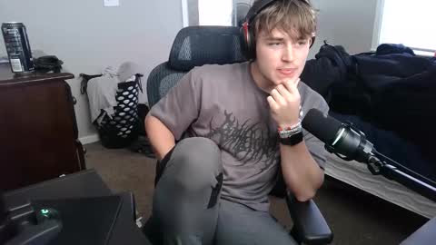 Snapshot of bubblebuttbdn chatting on 16, 11, 2025 BubblebuttBdn online show from 16, 11, 2025