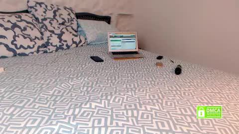 Nylon queen  genuine model who bring pantyhose on chaturbate for first time   the others just copy my room for money  online show from 26, 2, 2026