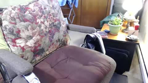 Snapshot of bucksalls chatting on 28, 12, 2024 Slim online show from 28, 12, 2024