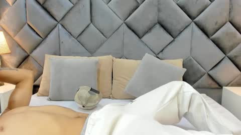 Buda y Cataleya online show from 12, 11, 2025