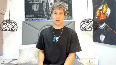 Snapshot of buddy_whitte chatting on 24, 10, 2025 Buddy Whitte online show from 24, 10, 2025