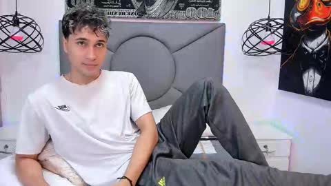 Snapshot of buddy_whitte chatting on 12, 11, 2025 Buddy Whitte online show from 12, 11, 2025