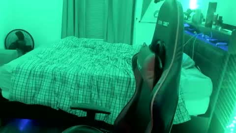 buffsexyman24 online show from 27, 2, 2025