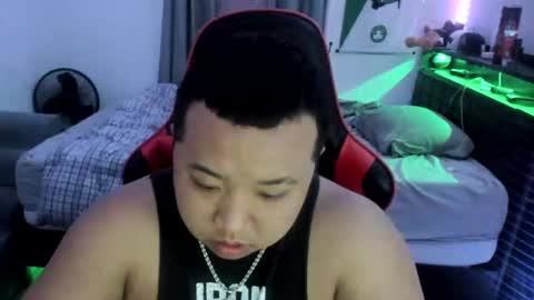 buffsexyman24 online show from 9, 3, 2025