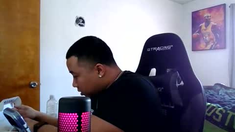 buffsexyman24 online show from 24, 2, 2026