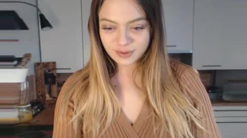 Snapshot of buffyextasy chatting on 8, 1, 2026 Buffy online show from 8, 1, 2026