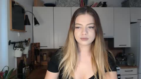 Snapshot of buffyextasy chatting on 13, 1, 2026 Buffy online show from 13, 1, 2026