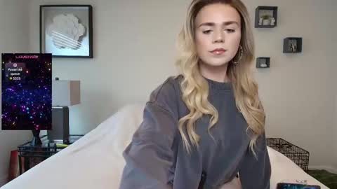 Snapshot of buitifulblonde chatting on 20, 12, 2025 buitifulblonde online show from 20, 12, 2025