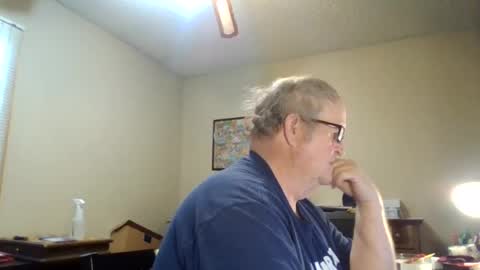 Snapshot of bullfrogg5050 chatting on 17, 6, 2026 bullfrogg5050 online show from 17, 6, 2026