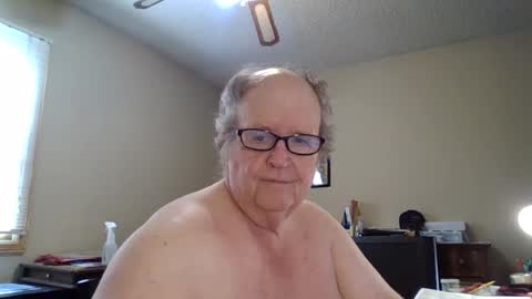 Snapshot of bullfrogg5050 chatting on 18, 6, 2026 bullfrogg5050 online show from 18, 6, 2026