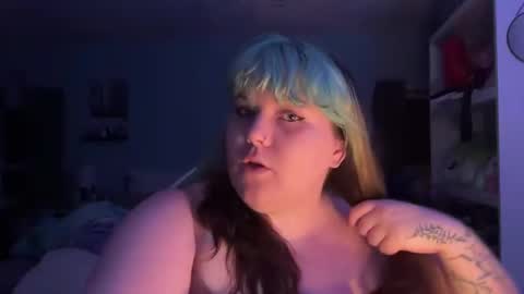 Snapshot of bumblebeebuzzer chatting on 14, 2, 2025 bumblebeebuzzer online show from 14, 2, 2025