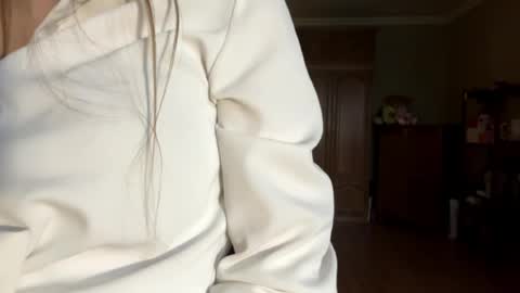 Snapshot of bumblebliss chatting on 20, 5, 2026 Mary online show from 20, 5, 2026