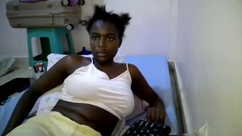 Snapshot of bunny_bliss1 chatting on 1, 7, 2026 bunny_bliss1 online show from 1, 7, 2026